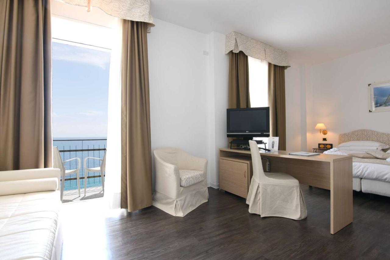Best Western Hotel Acqua Novella Spotorno Exteriör bild