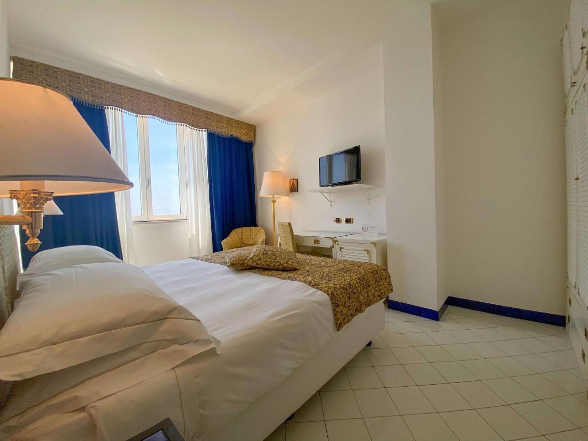 Best Western Hotel Acqua Novella Spotorno Exteriör bild