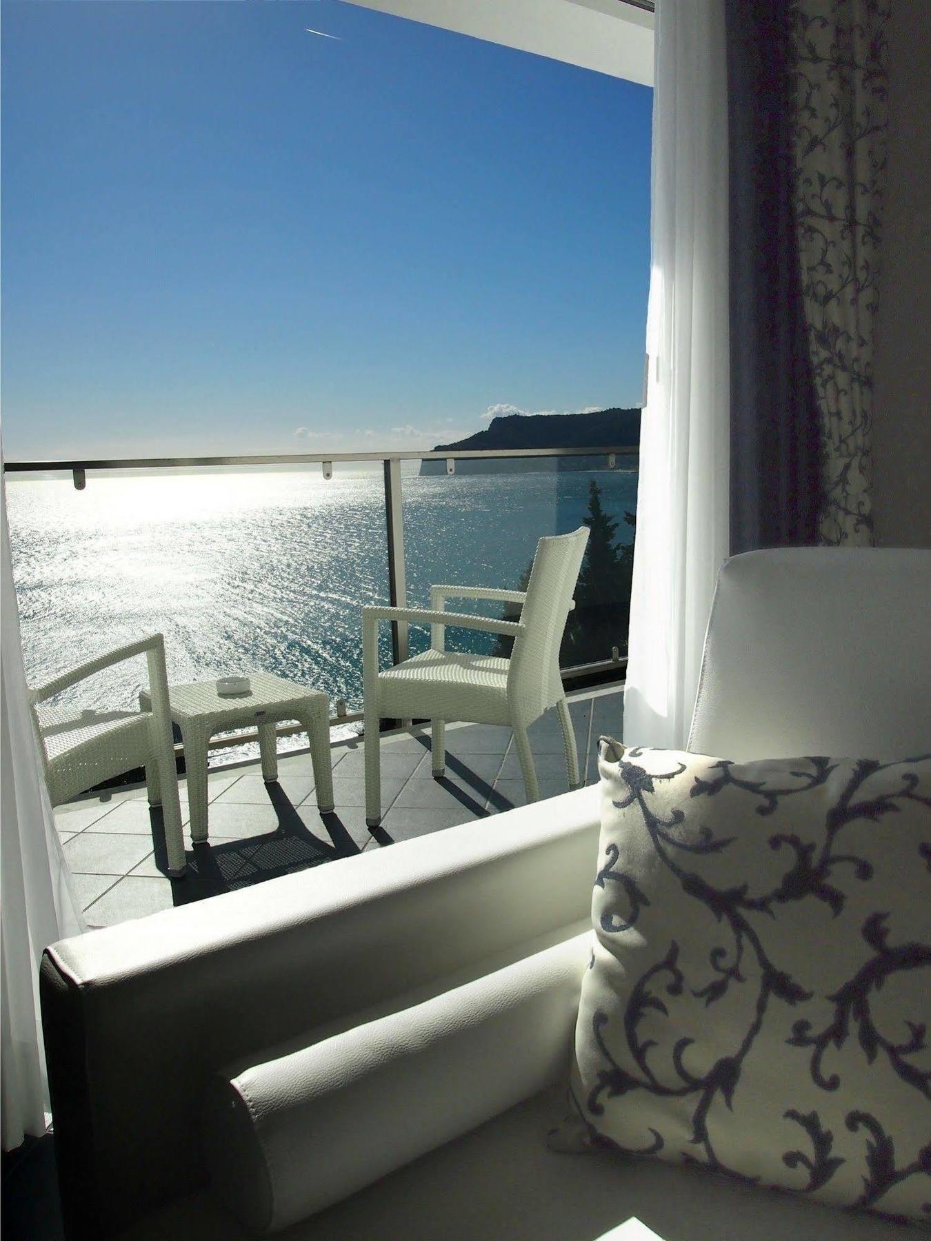 Best Western Hotel Acqua Novella Spotorno Exteriör bild
